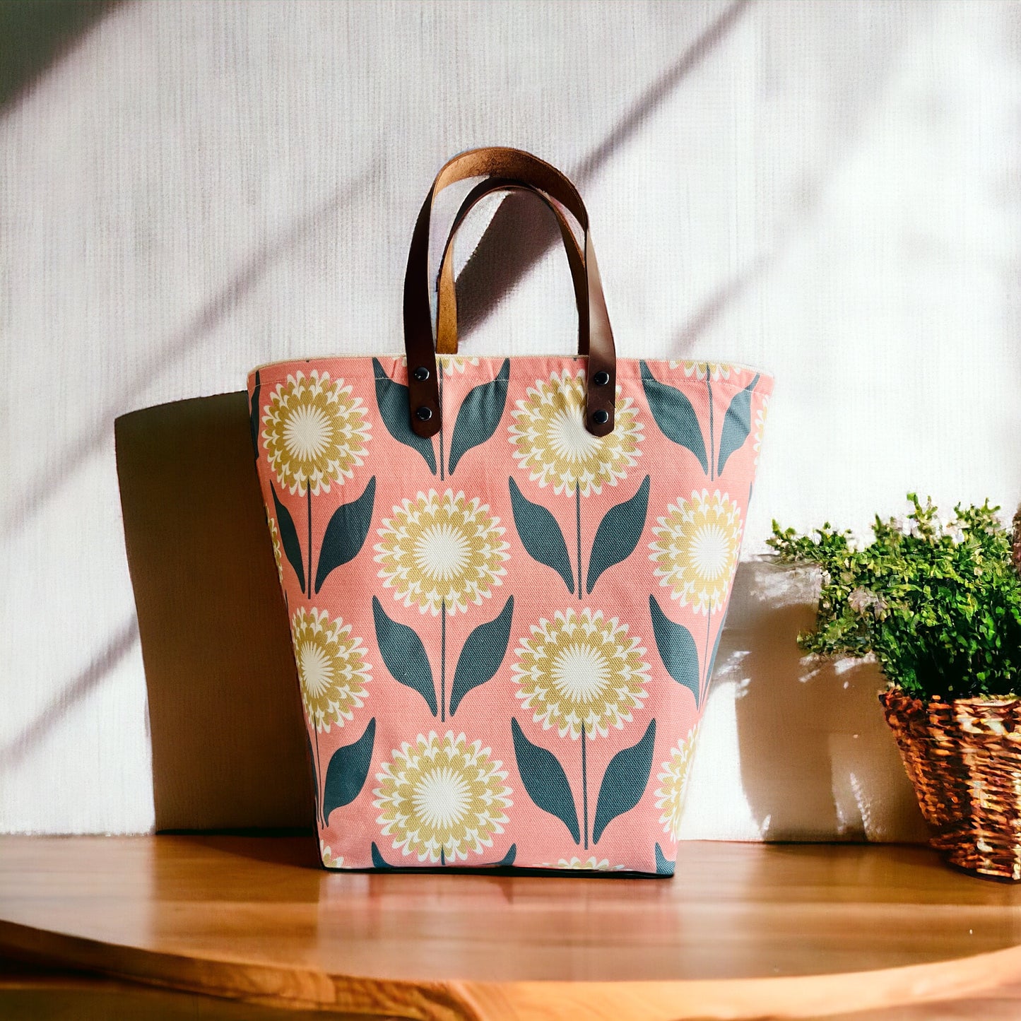 Bold Geometric Zennia Flower - Pink & Gray